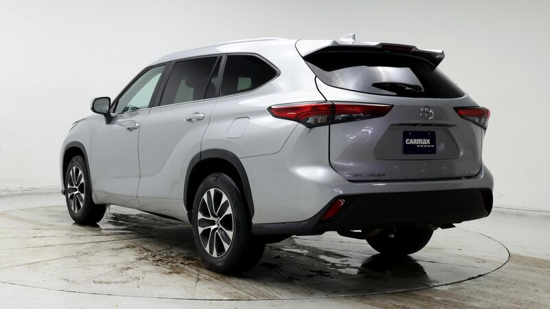 2023 Toyota Highlander XLE 2