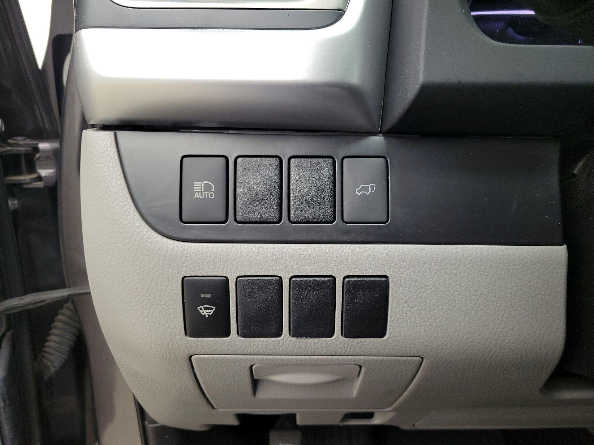 Thumbnail: 2019 Toyota Highlander - 13