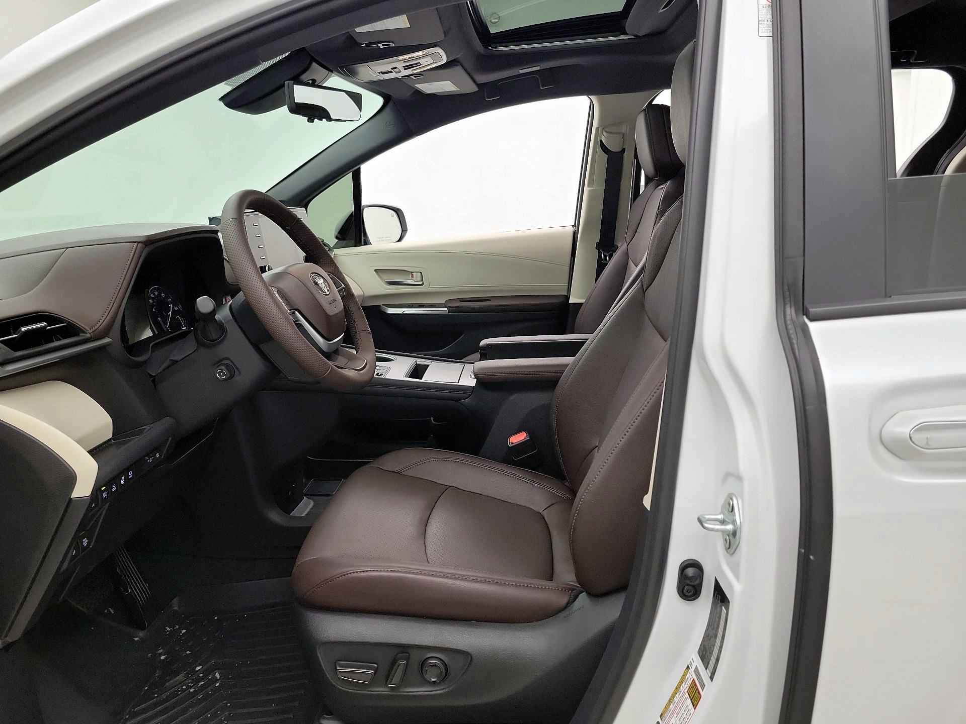 Thumbnail: 2024 Toyota Sienna - 11