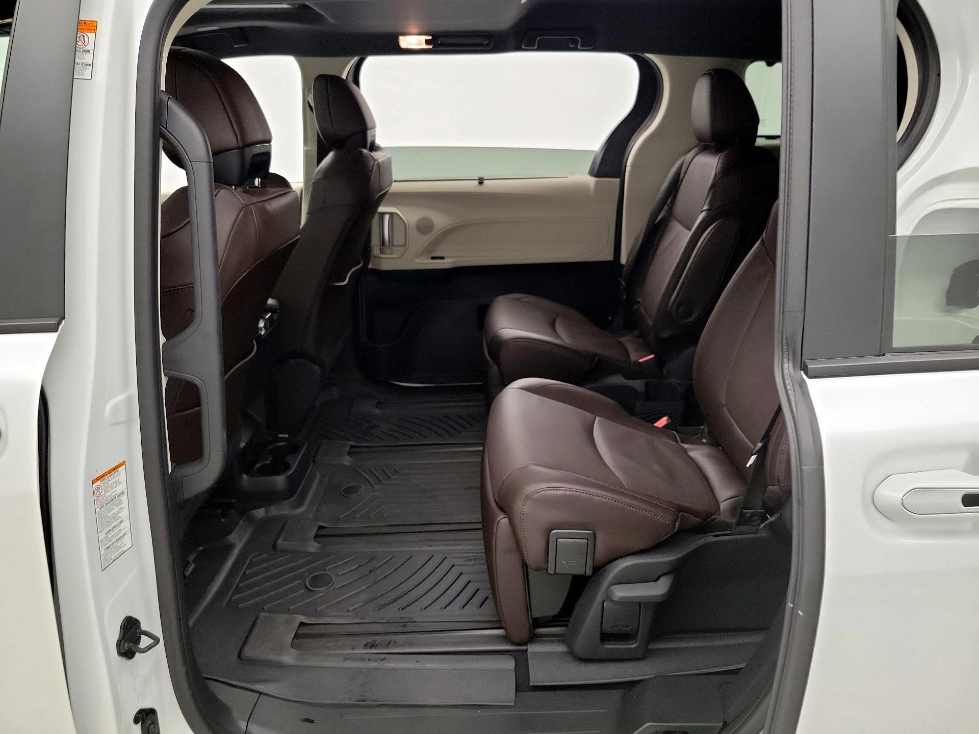 Thumbnail: 2024 Toyota Sienna - 20
