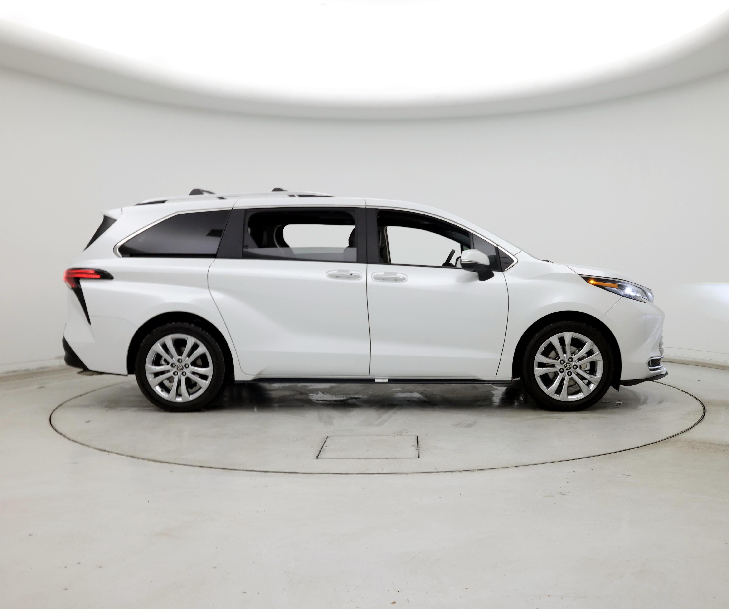 Thumbnail: 2024 Toyota Sienna - 7