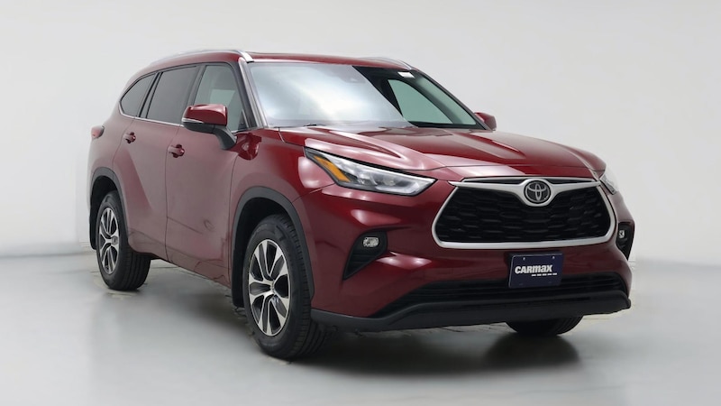 2020 Toyota Highlander XLE Hero Image