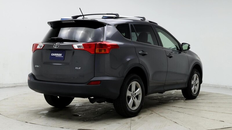 2015 Toyota RAV4 XLE 8