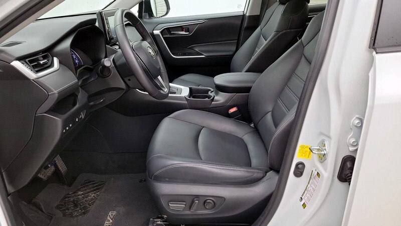 2021 Toyota RAV4 XLE Premium 11