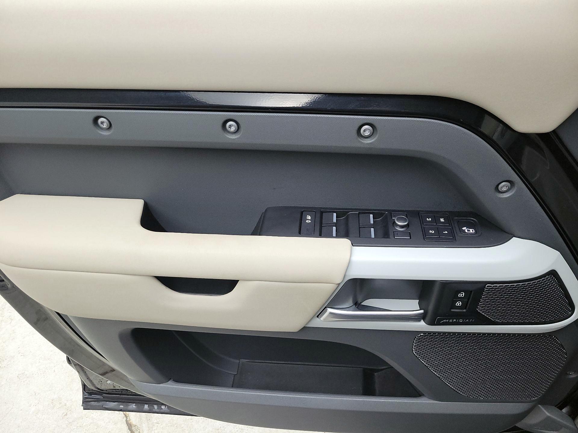 Thumbnail: 2021 Land Rover Defender - 12