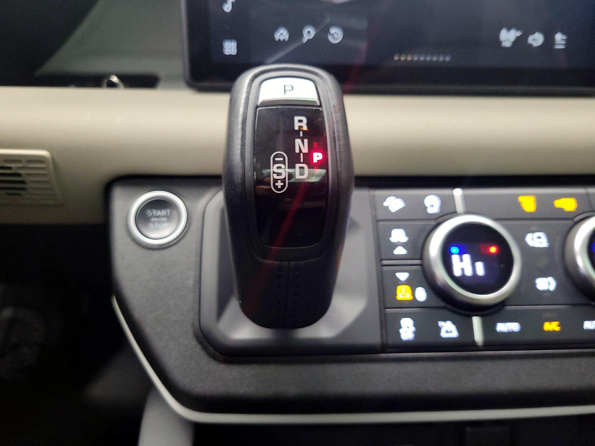 Thumbnail: 2021 Land Rover Defender - 18