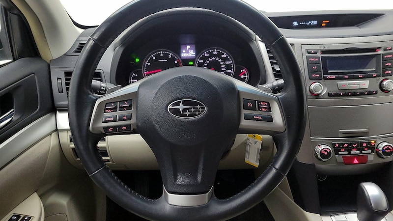 2013 Subaru Outback Premium 10