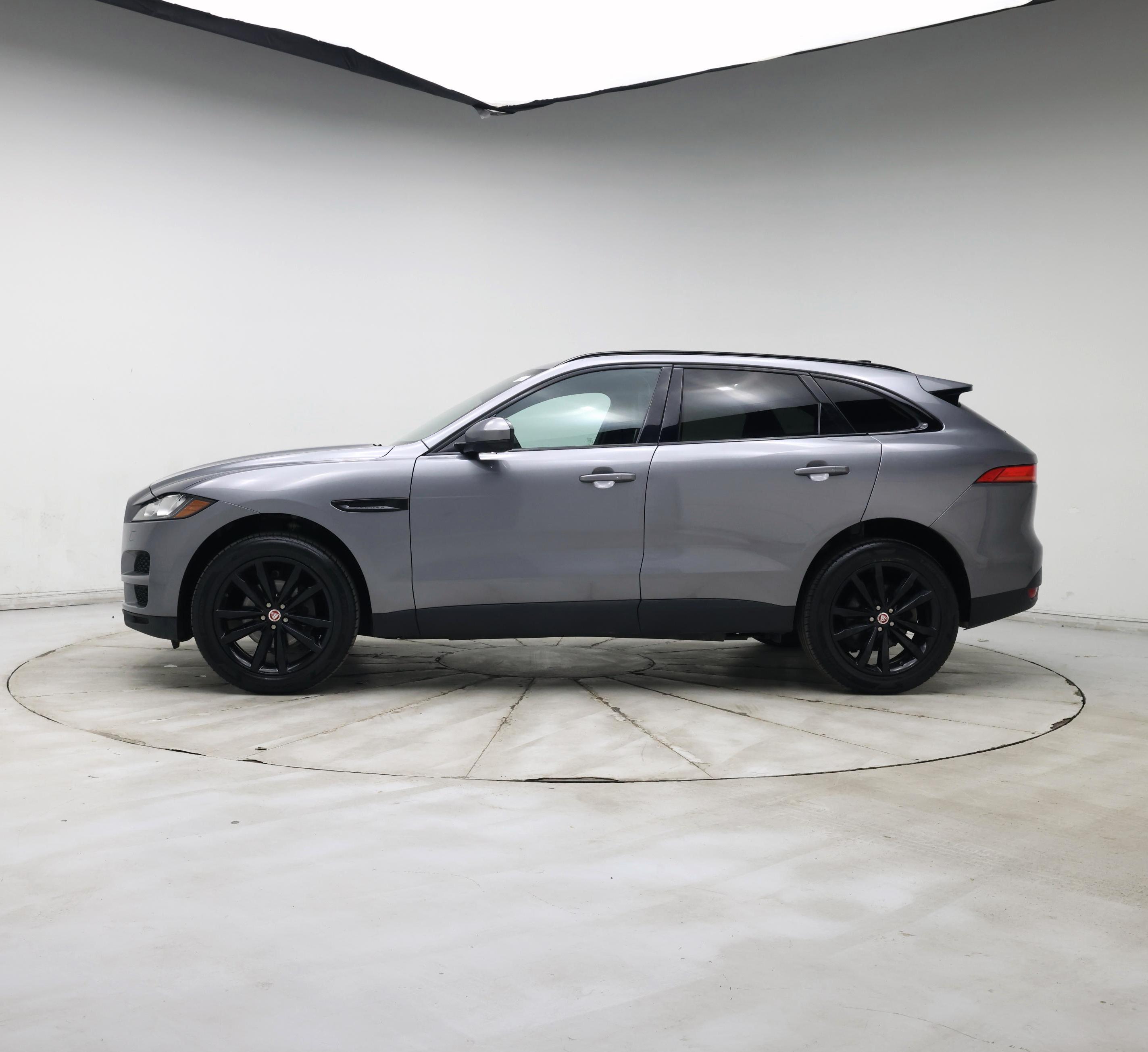 Thumbnail: 2020 Jaguar F-Pace - 3