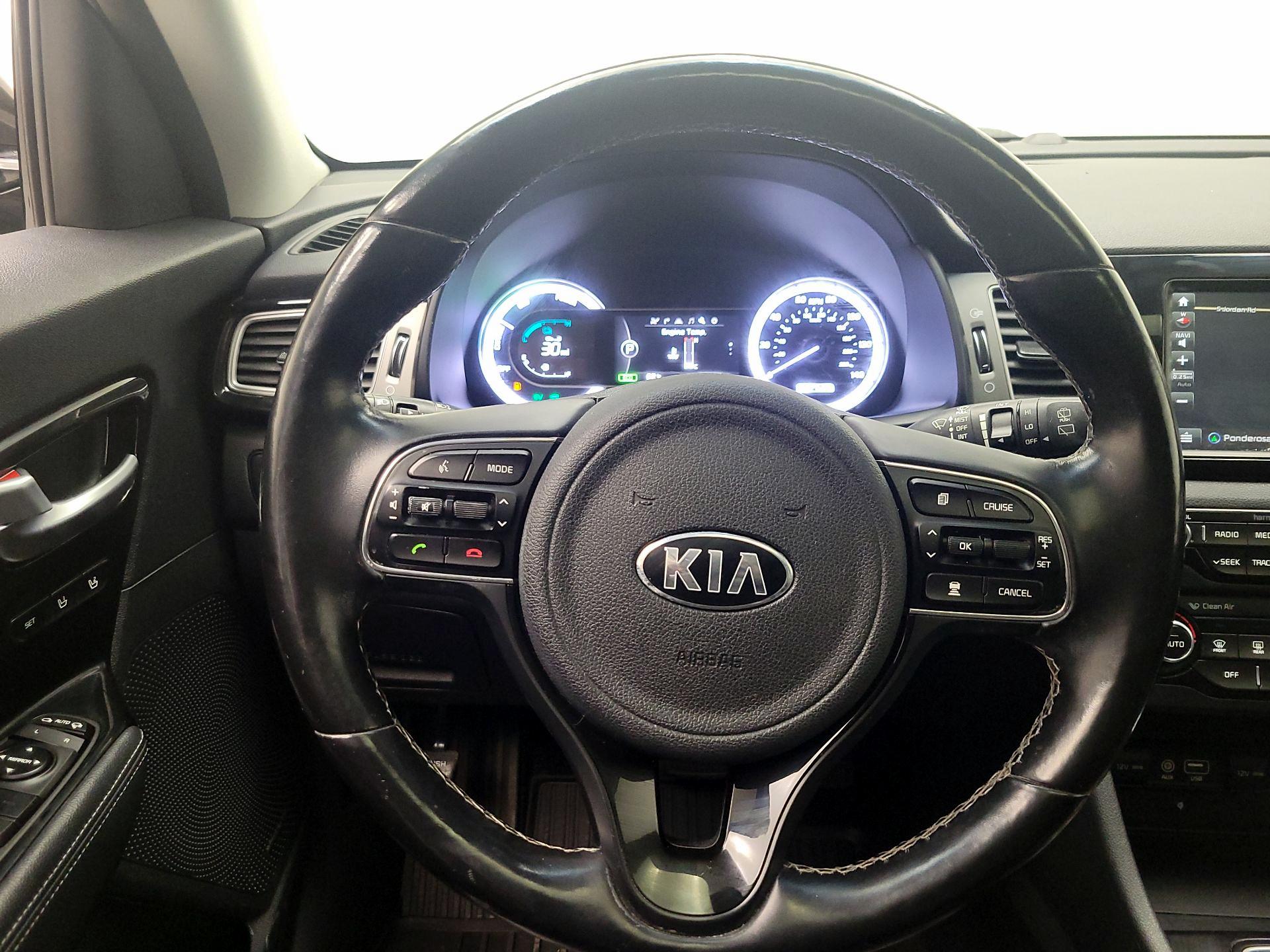 Thumbnail: 2017 Kia Niro - 10
