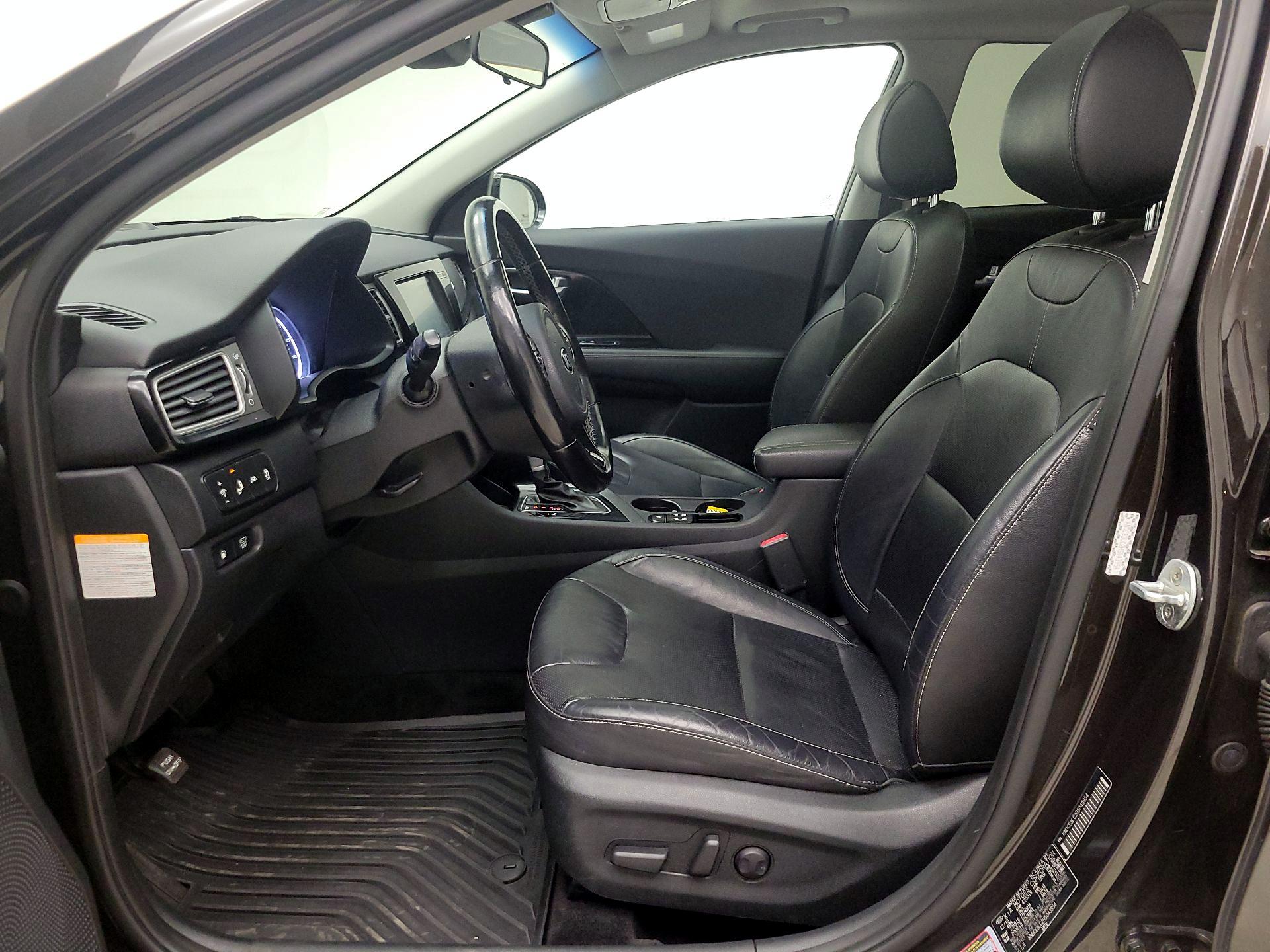 Thumbnail: 2017 Kia Niro - 11