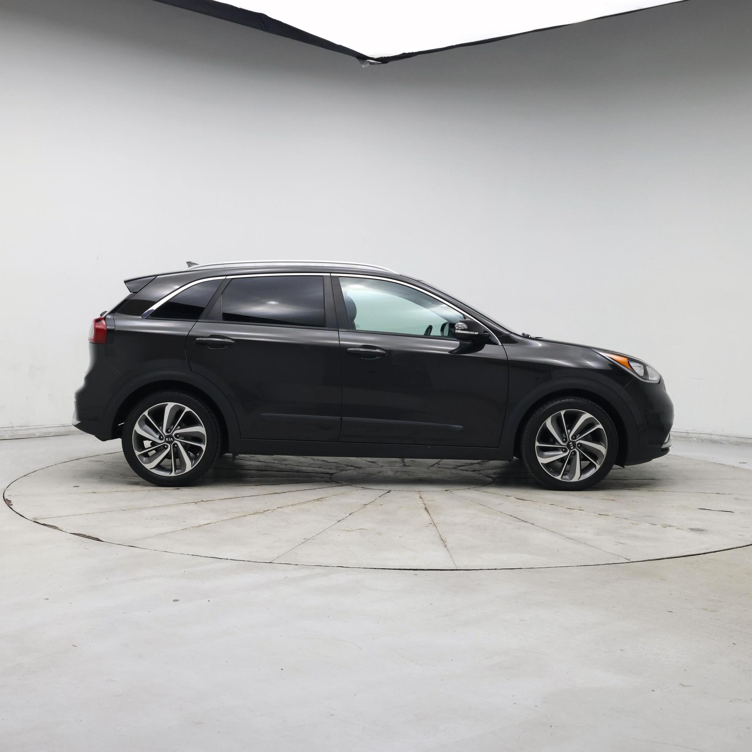 Thumbnail: 2017 Kia Niro - 7