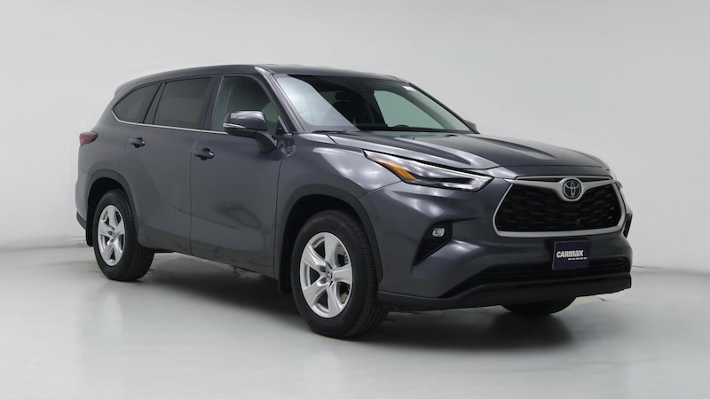 2024 Toyota Highlander LE Hero Image