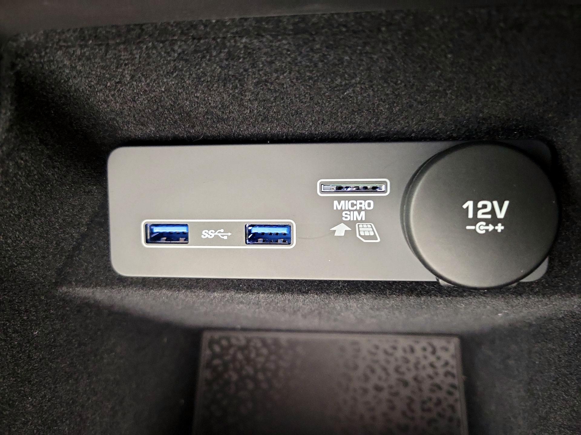Thumbnail: 2020 Jaguar E-Pace - 18