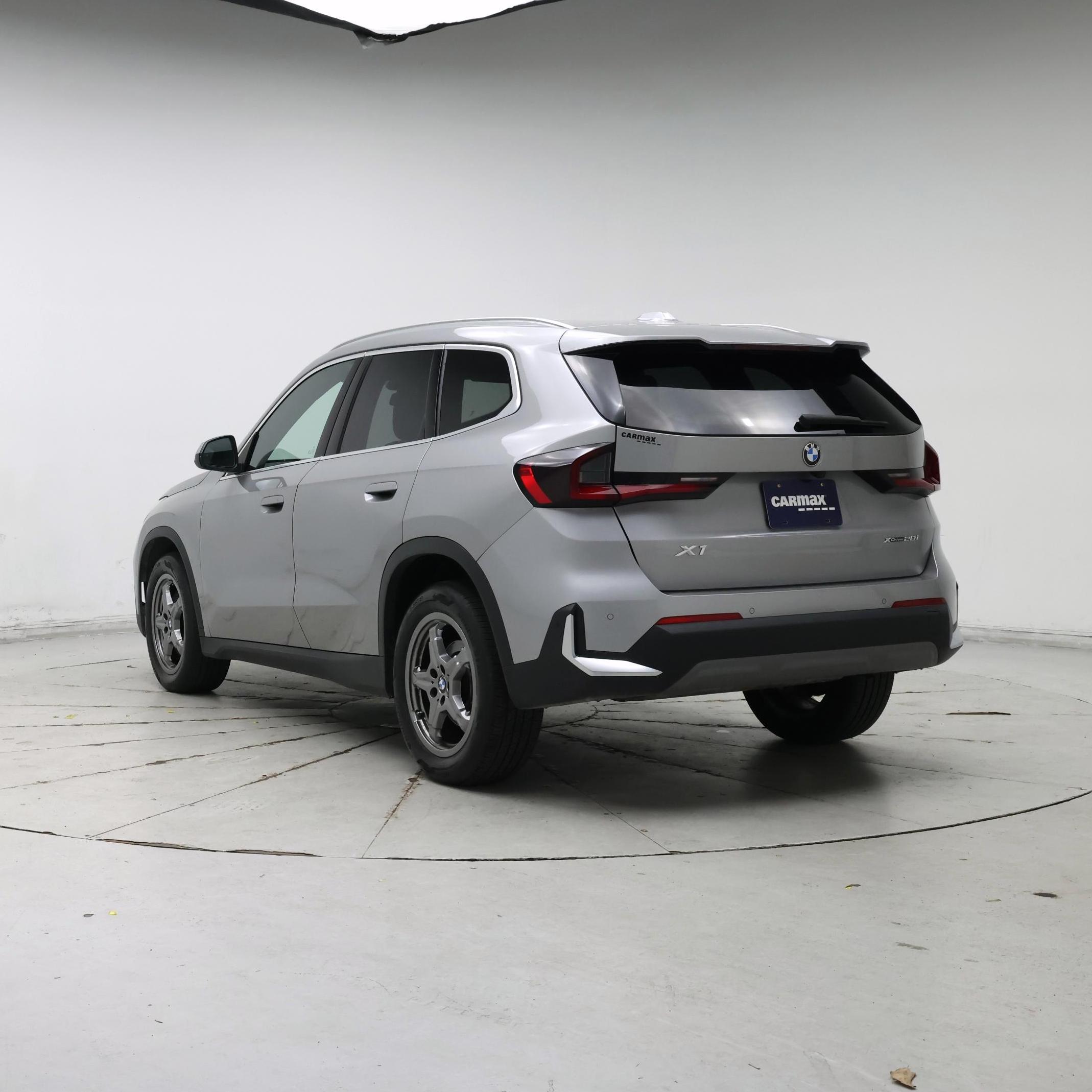 Thumbnail: 2023 BMW X1 - 2