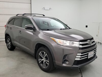 2019 Toyota Highlander LE -
                Los Angeles, CA