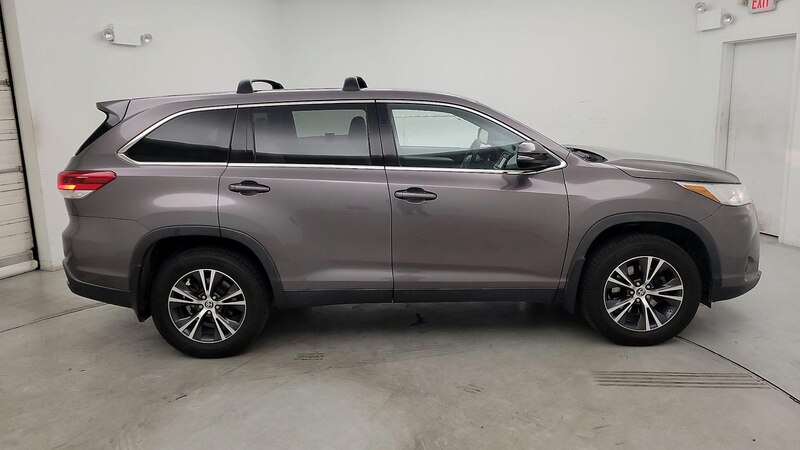 2019 Toyota Highlander LE 4