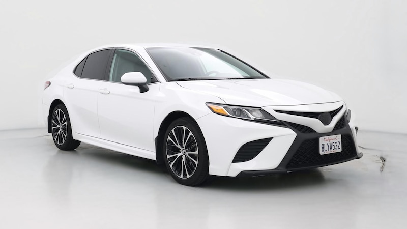 2019 Toyota Camry SE Hero Image