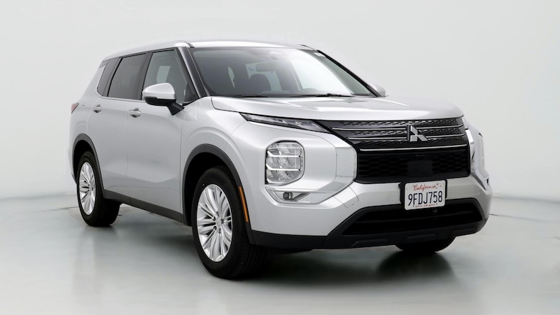 2023 Mitsubishi Outlander ES Hero Image