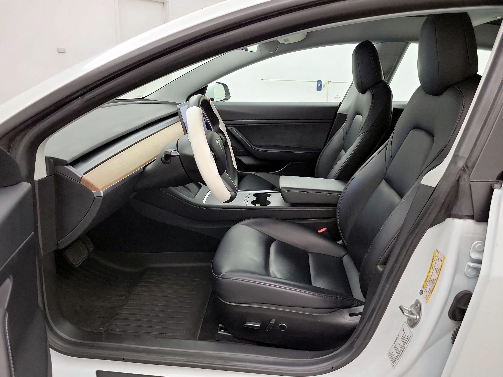 Thumbnail: 2021 Tesla Model 3 - 11