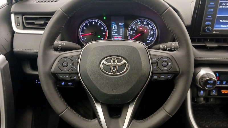 2022 Toyota RAV4 XLE 10