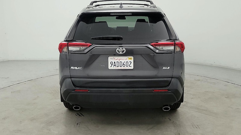 2022 Toyota RAV4 XLE 6