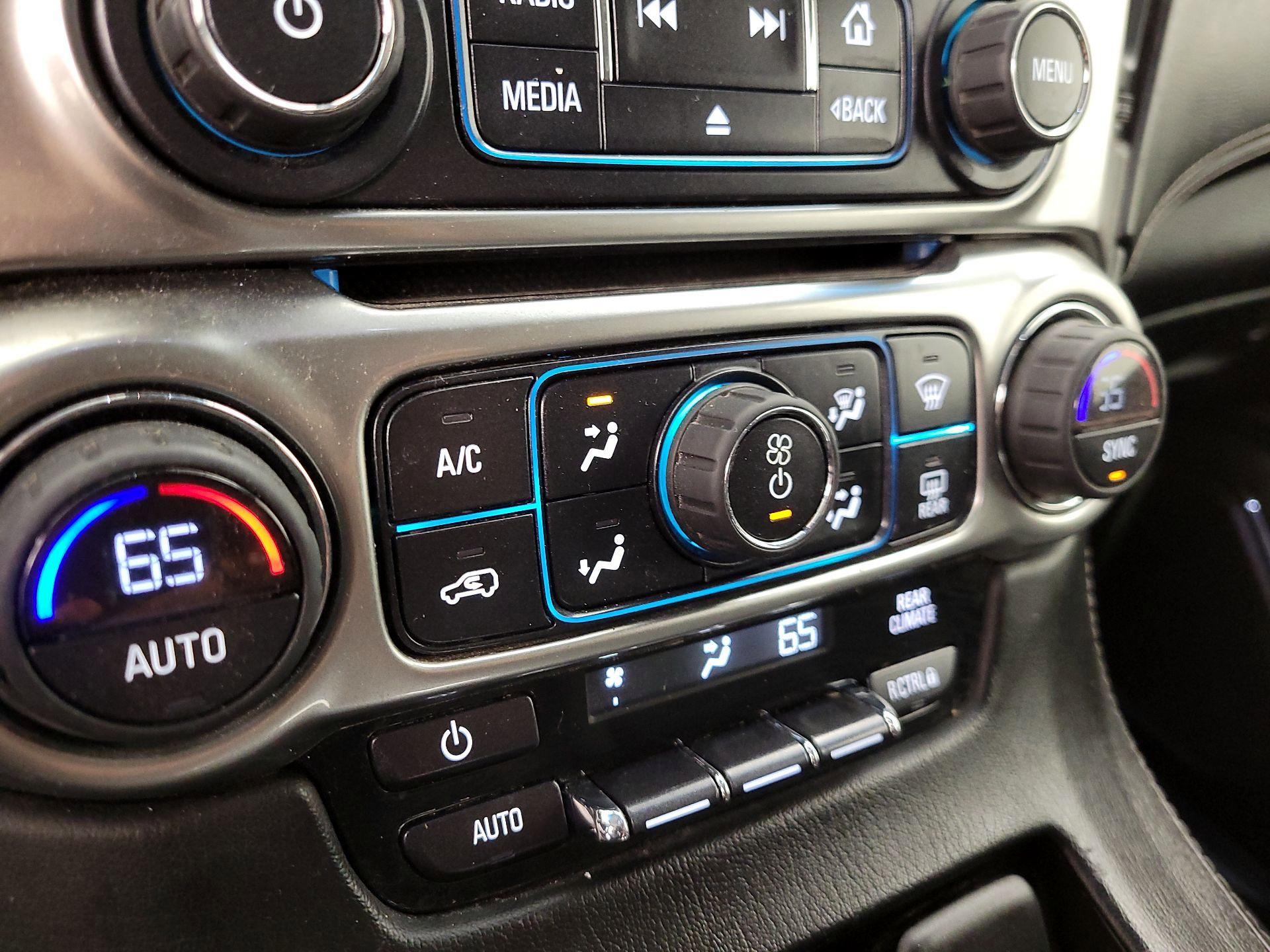 Thumbnail: 2015 Chevrolet Tahoe - 16