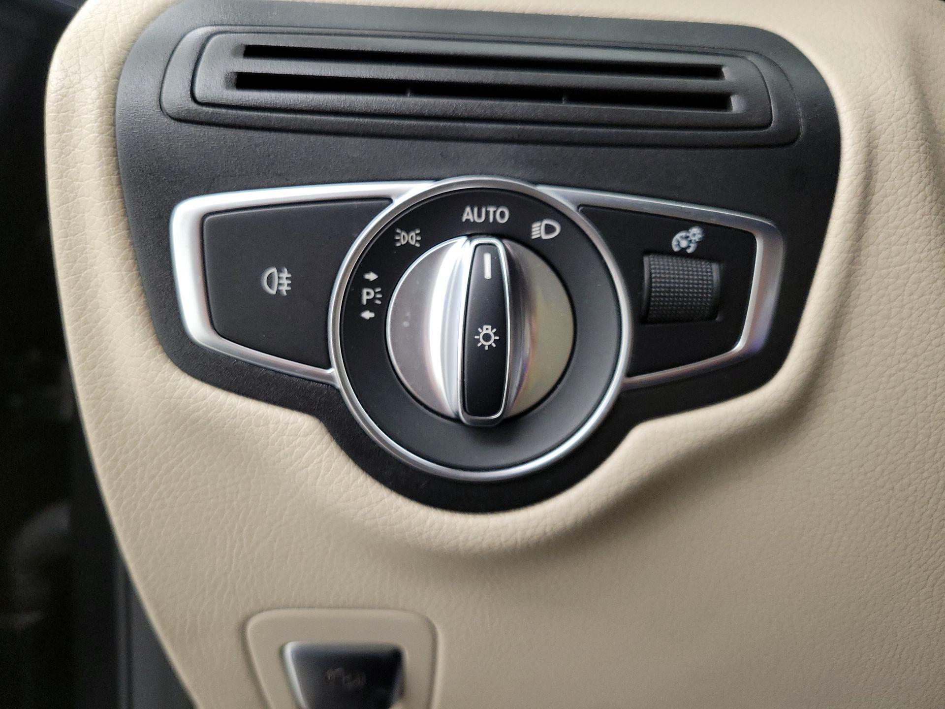 Thumbnail: 2020 Mercedes-Benz GLC - 13