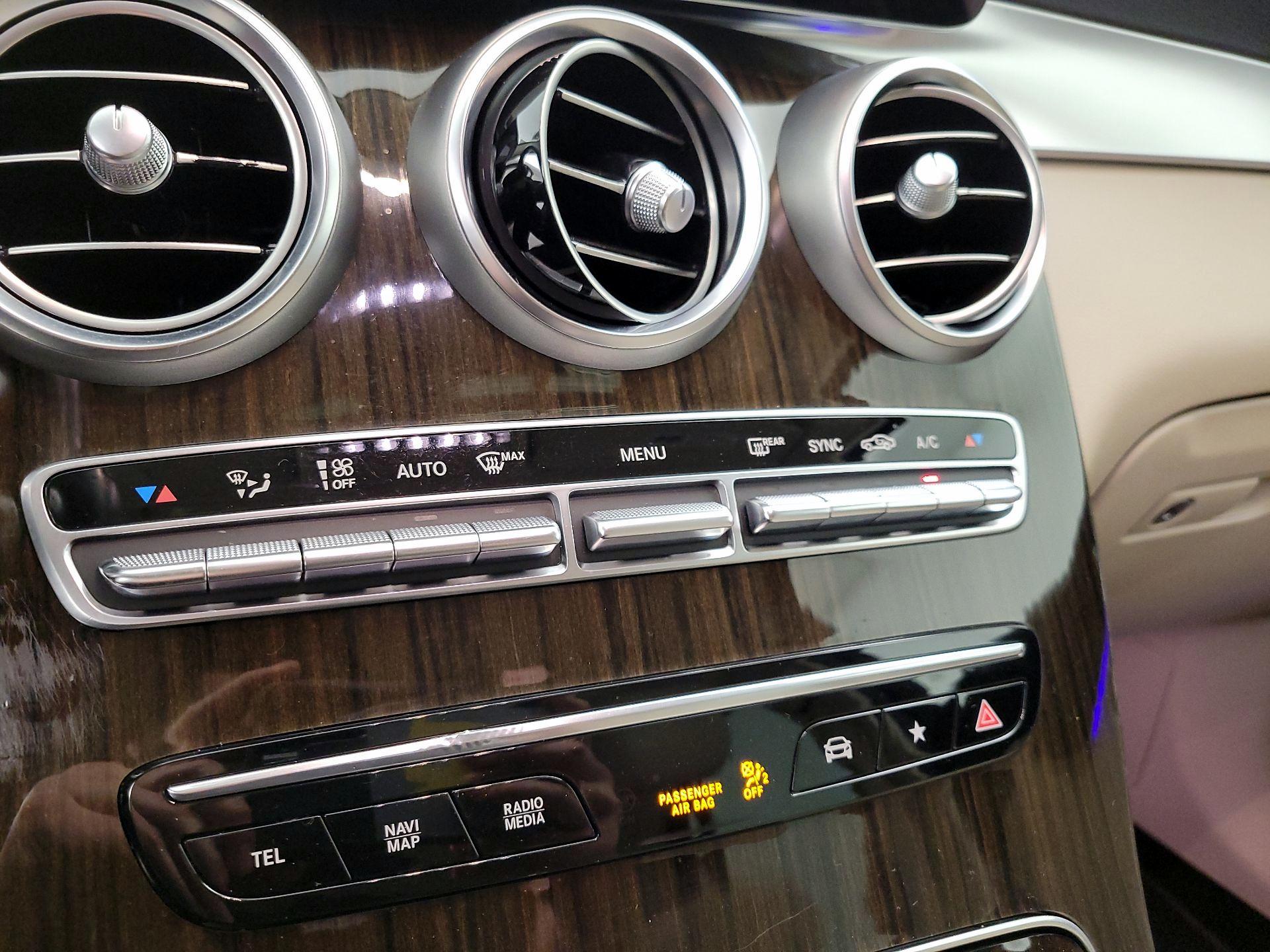 Thumbnail: 2020 Mercedes-Benz GLC - 16