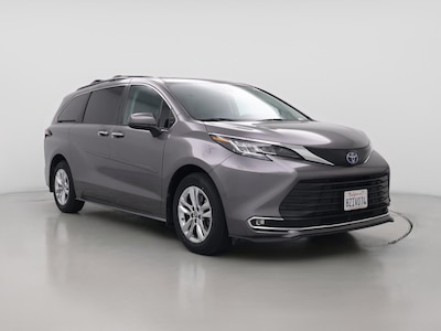 2022 Toyota Sienna XLE -
                Palmdale, CA