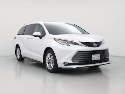 2023 Toyota Sienna Limited -
                Victorville, CA