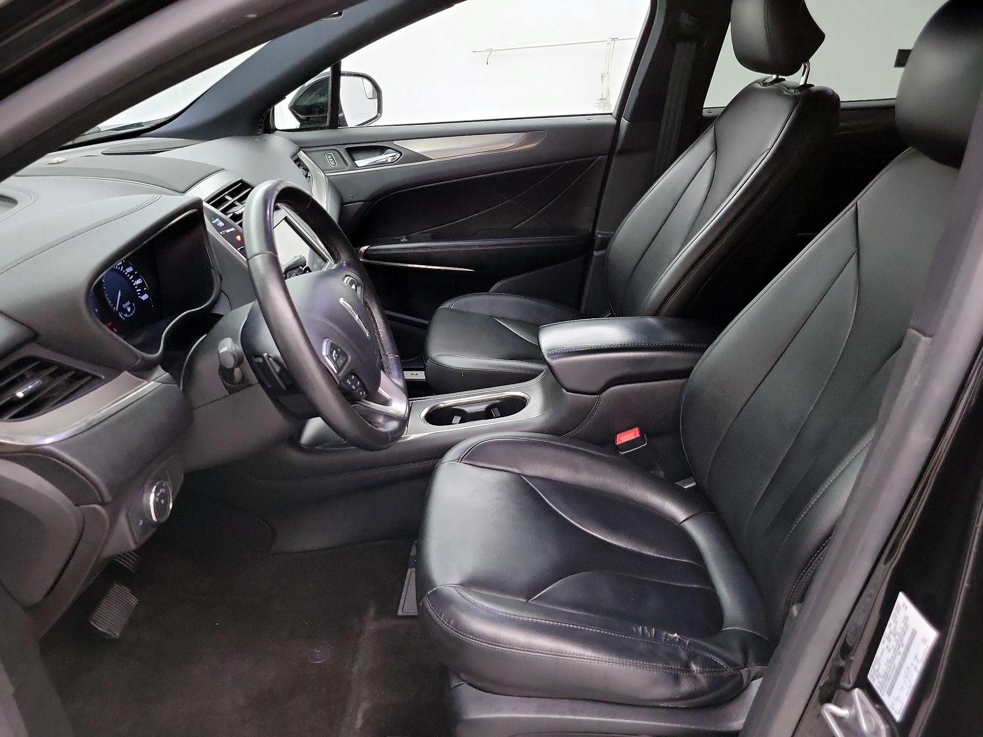 Thumbnail: 2016 Lincoln MKC - 11