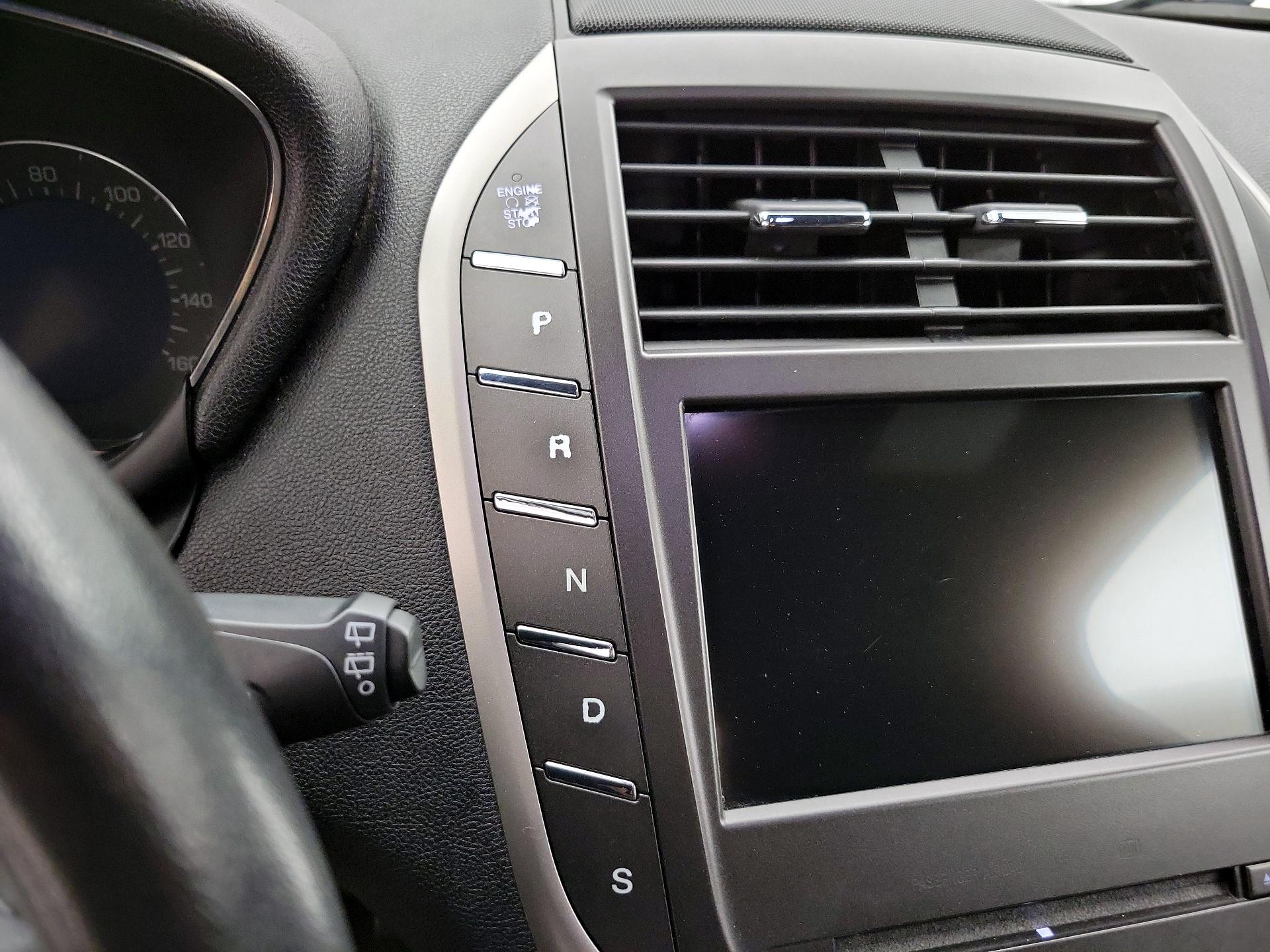 Thumbnail: 2016 Lincoln MKC - 17