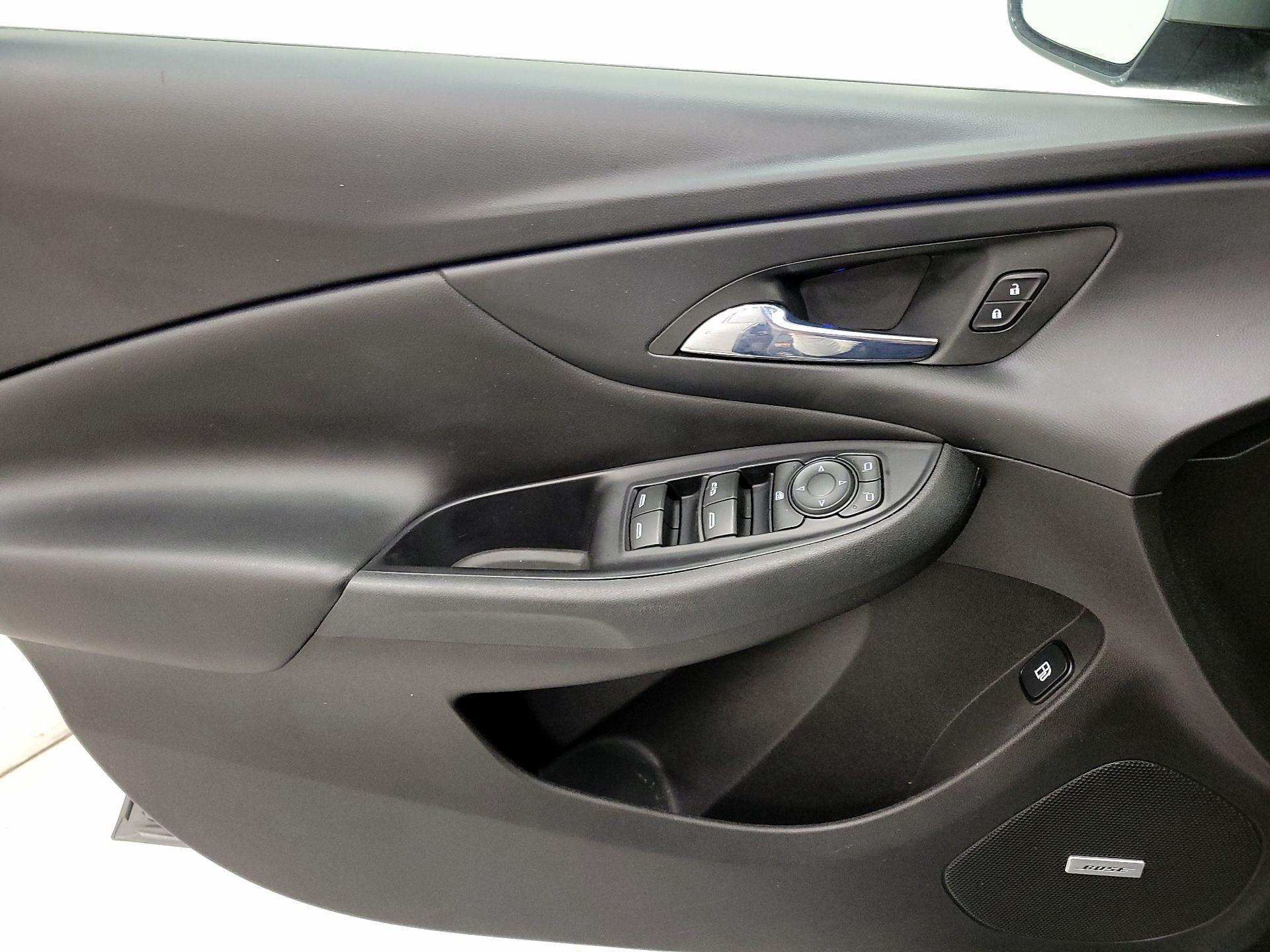 Thumbnail: 2017 Chevrolet Volt - 12