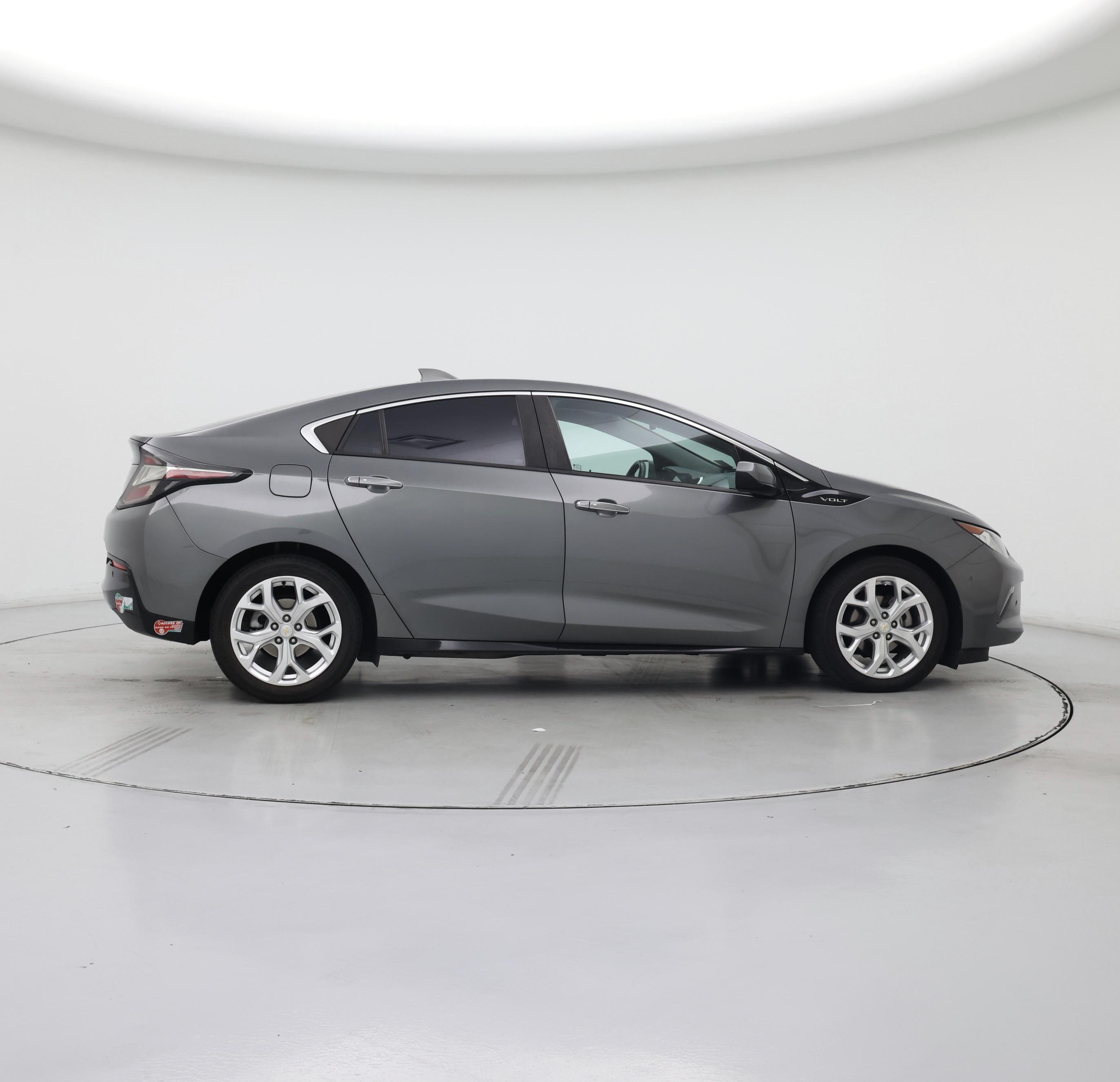 Thumbnail: 2017 Chevrolet Volt - 7