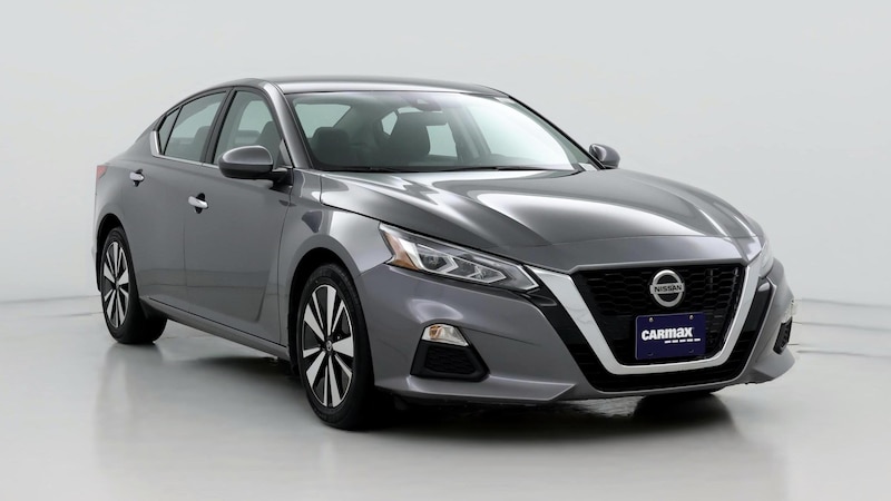 2022 Nissan Altima SV Hero Image