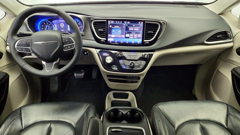 2022 Chrysler Pacifica Touring L 9