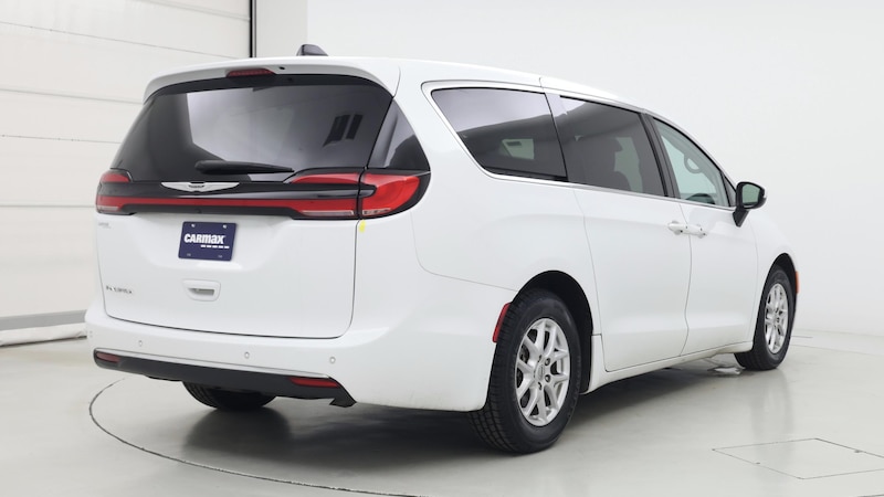 2023 Chrysler Pacifica Touring L 8