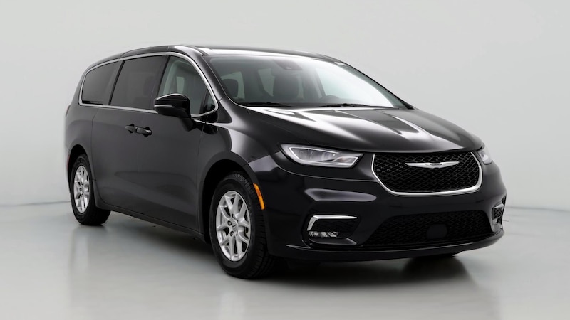 2023 Chrysler Pacifica Touring L Hero Image