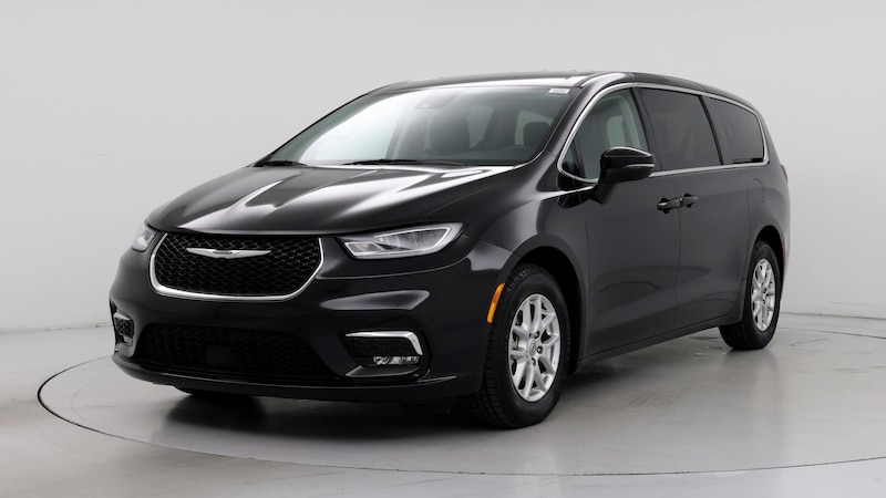 2023 Chrysler Pacifica Touring L 4