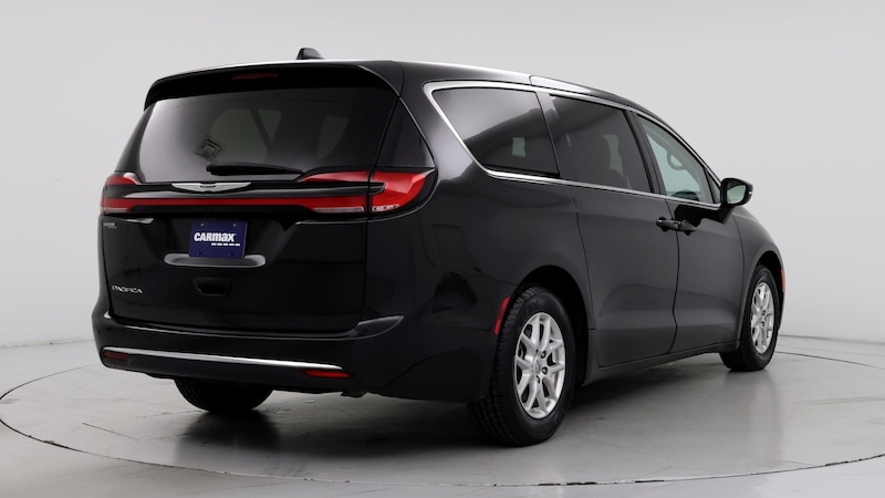 2023 Chrysler Pacifica Touring L 8