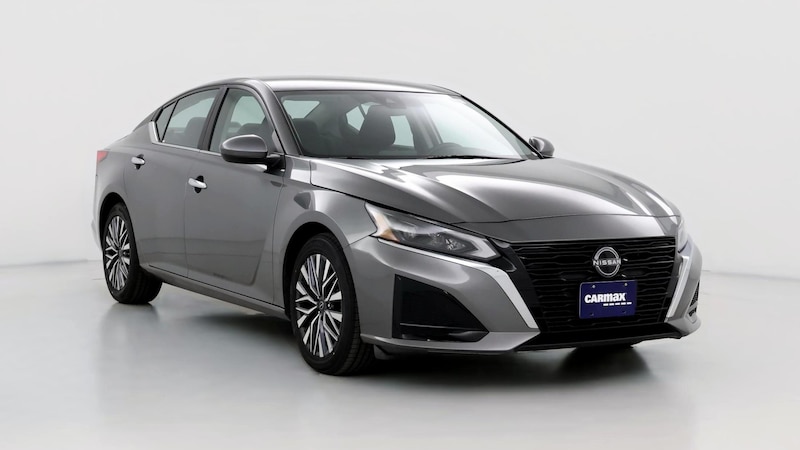 2023 Nissan Altima SV Hero Image