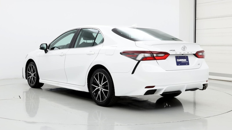 2023 Toyota Camry SE 2