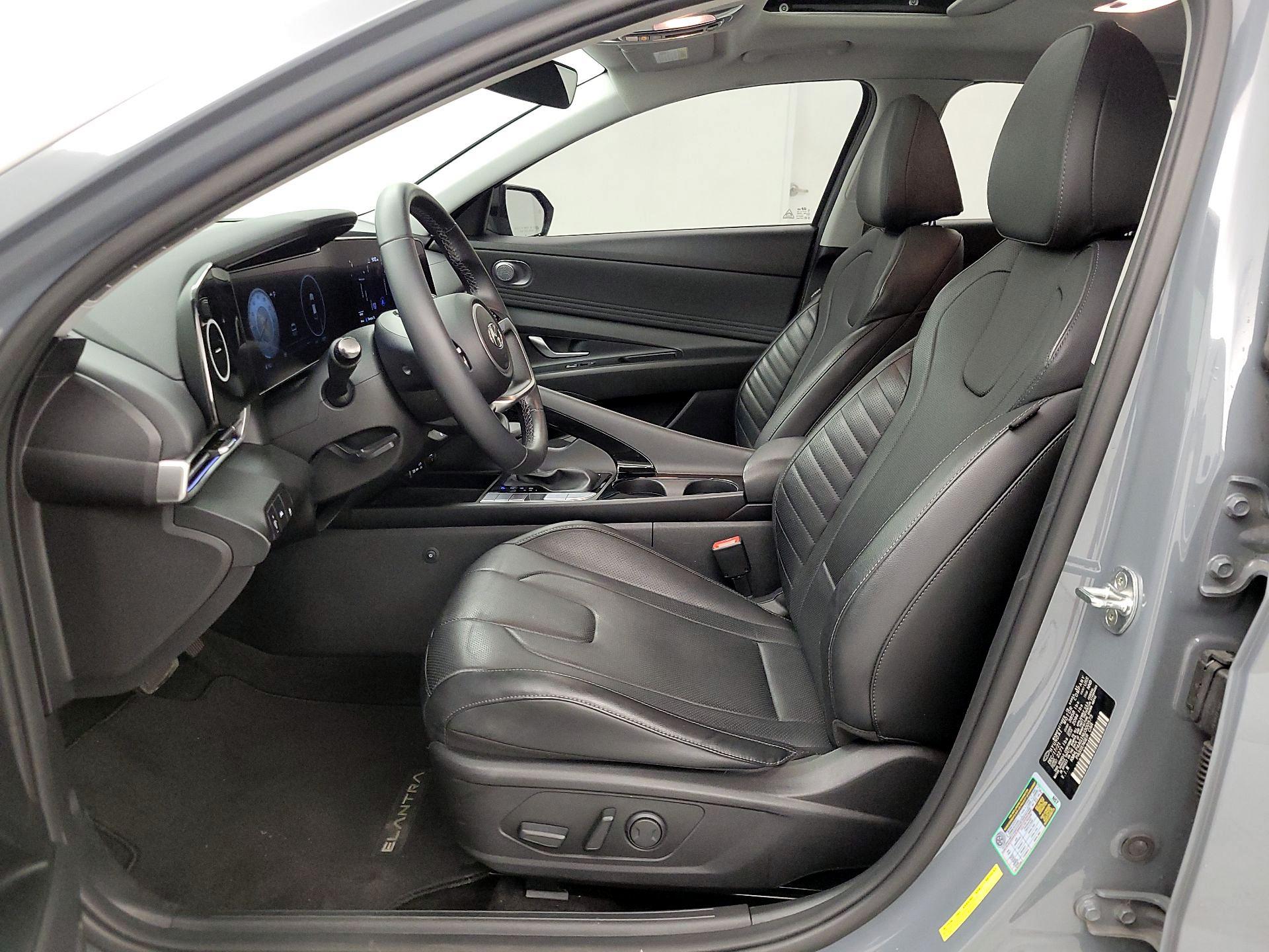 Thumbnail: 2022 Hyundai Elantra - 11