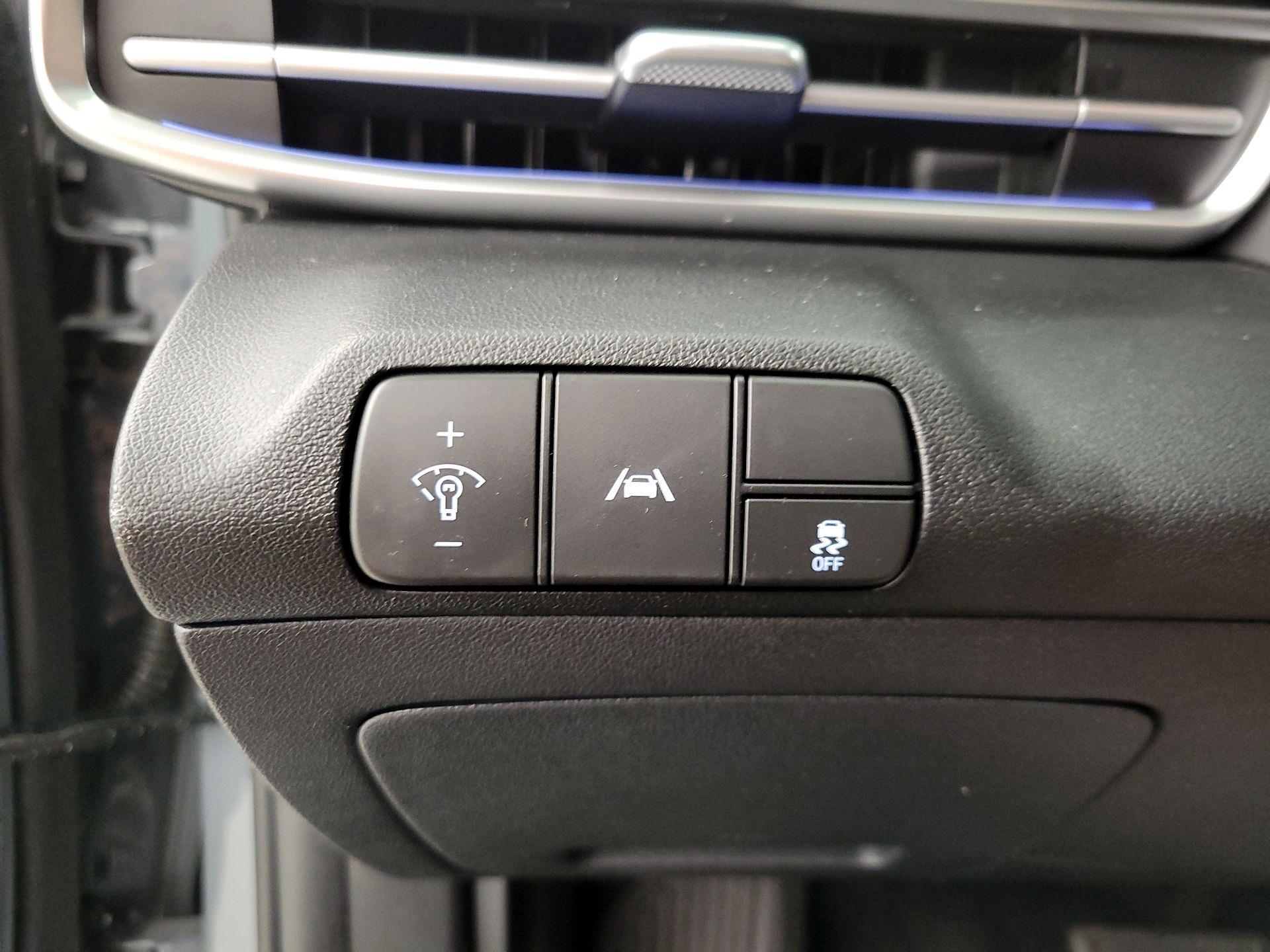 Thumbnail: 2022 Hyundai Elantra - 13