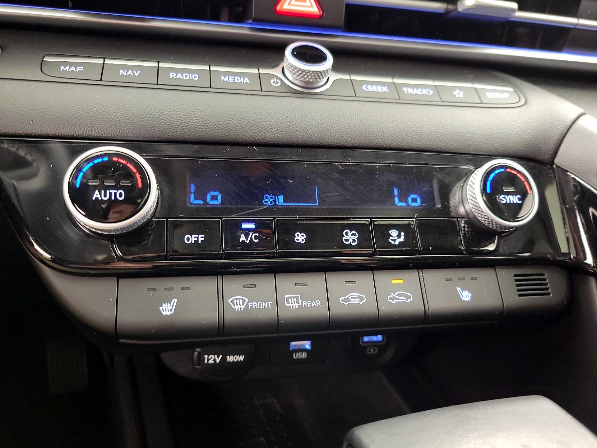 Thumbnail: 2022 Hyundai Elantra - 17