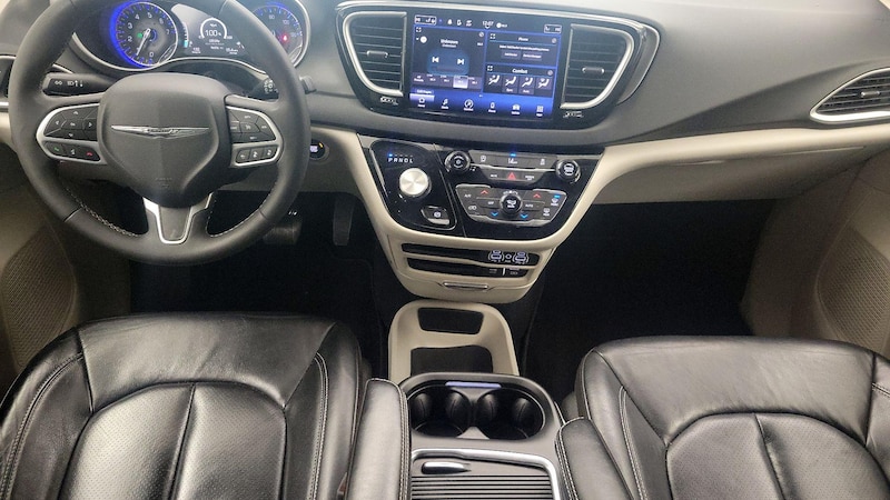 2022 Chrysler Pacifica Touring L 9