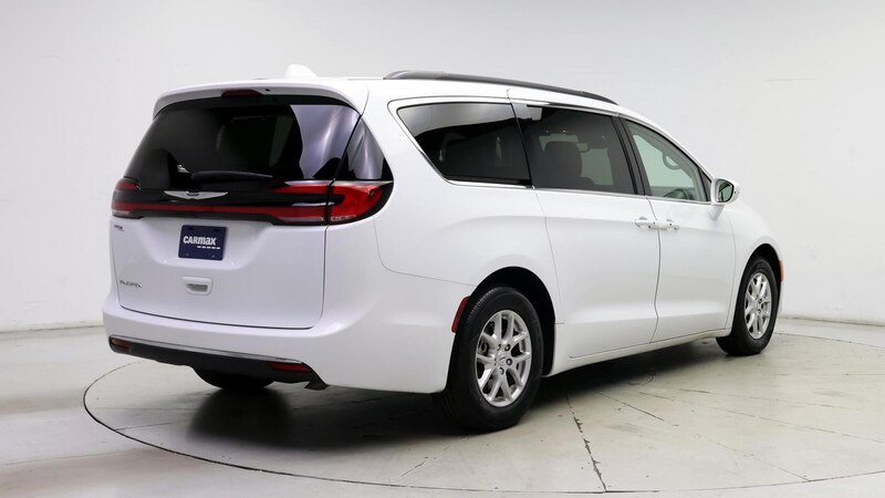 2022 Chrysler Pacifica Touring L 8