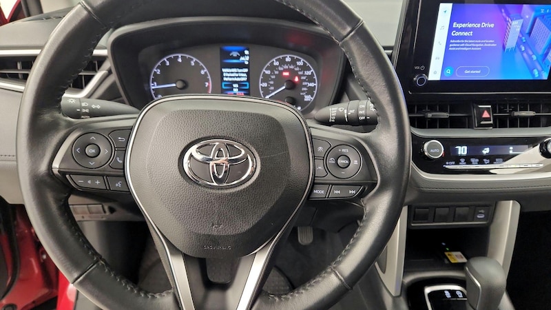 2023 Toyota Corolla Cross LE 10