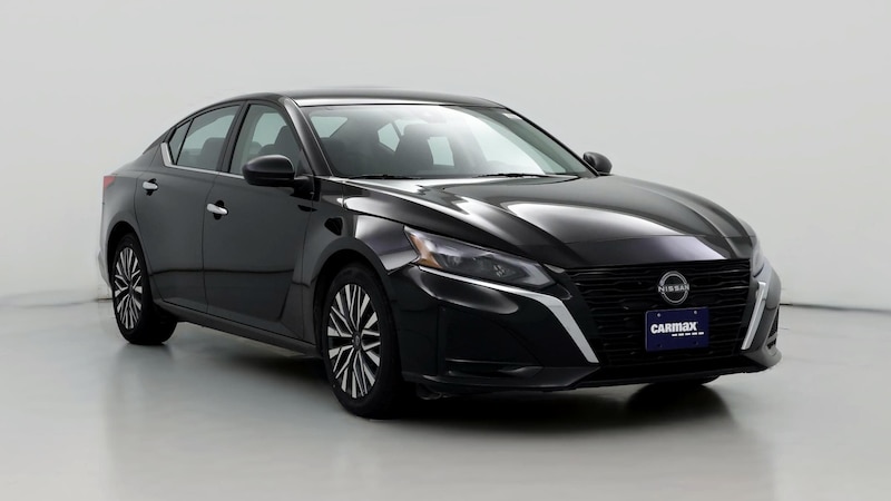 2024 Nissan Altima SV Hero Image