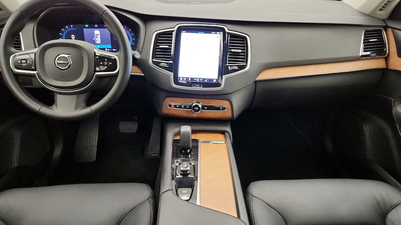 2024 Volvo XC90 B5 Plus 9